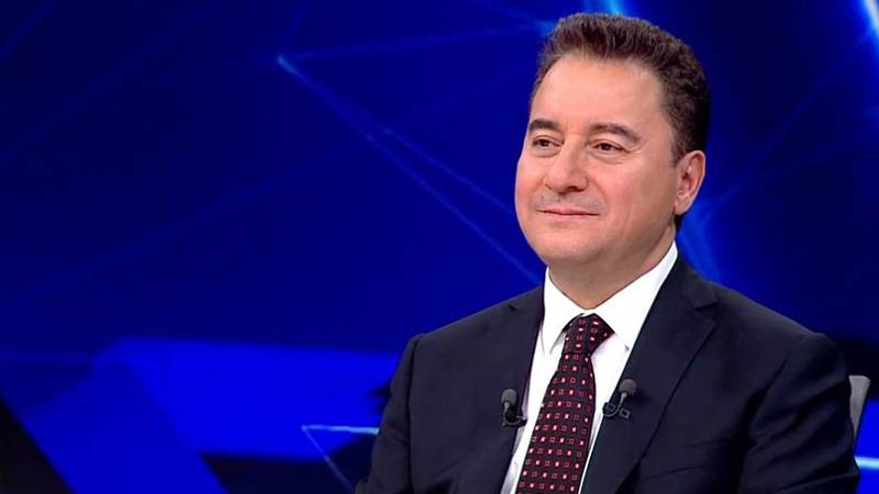 ALİ BABACAN: 'YENİ ANAYASA İÇİN 5 YILDIR SADECE 5 MADDE ORTAYA KOYAMADILAR