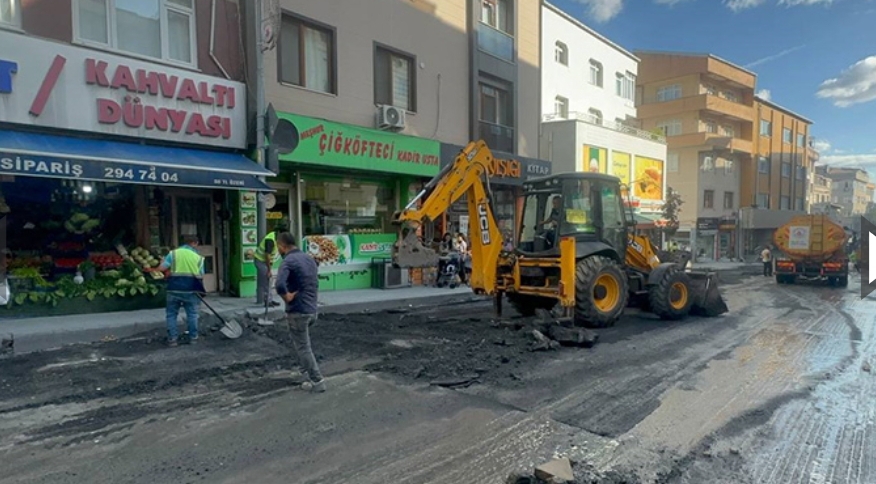 Kağıthane Belediyesi, cadde ve sokaklarda alt yapı yenileme ve çevre düzenleme çalışmalarını sürdürüyor