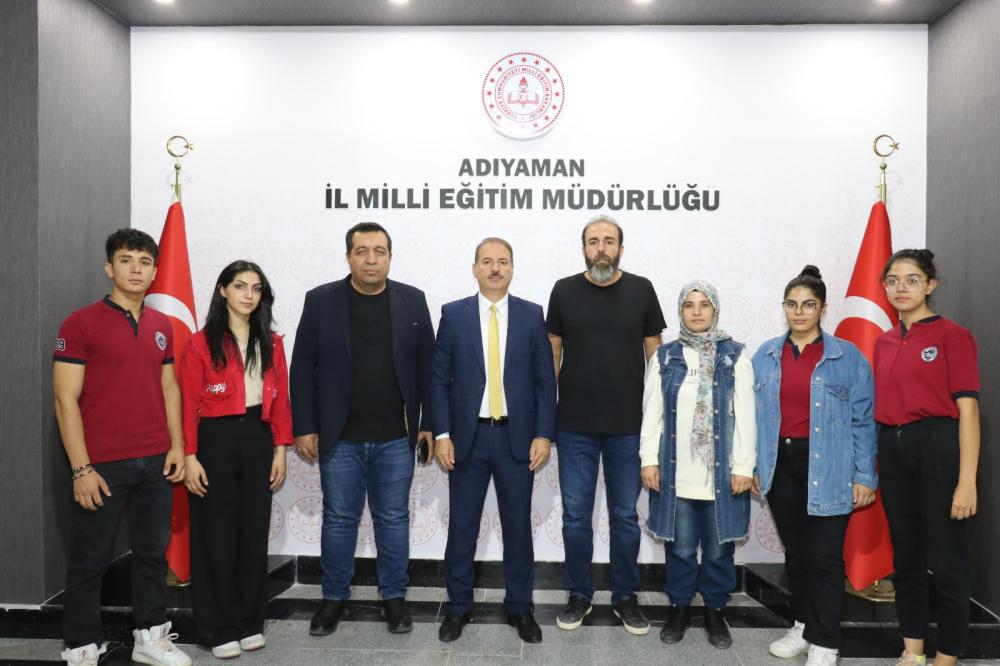 Müdür ALİ TOSUN“FİLİSTİN”temalı resim sergisinin açılışına katıldı