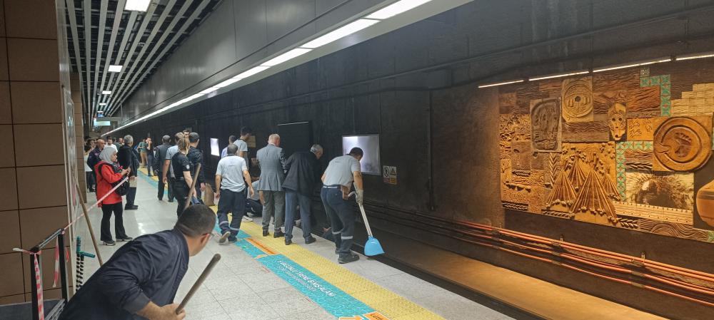 Yenikapı Marmaray İstasyonu'nda intihar vakası