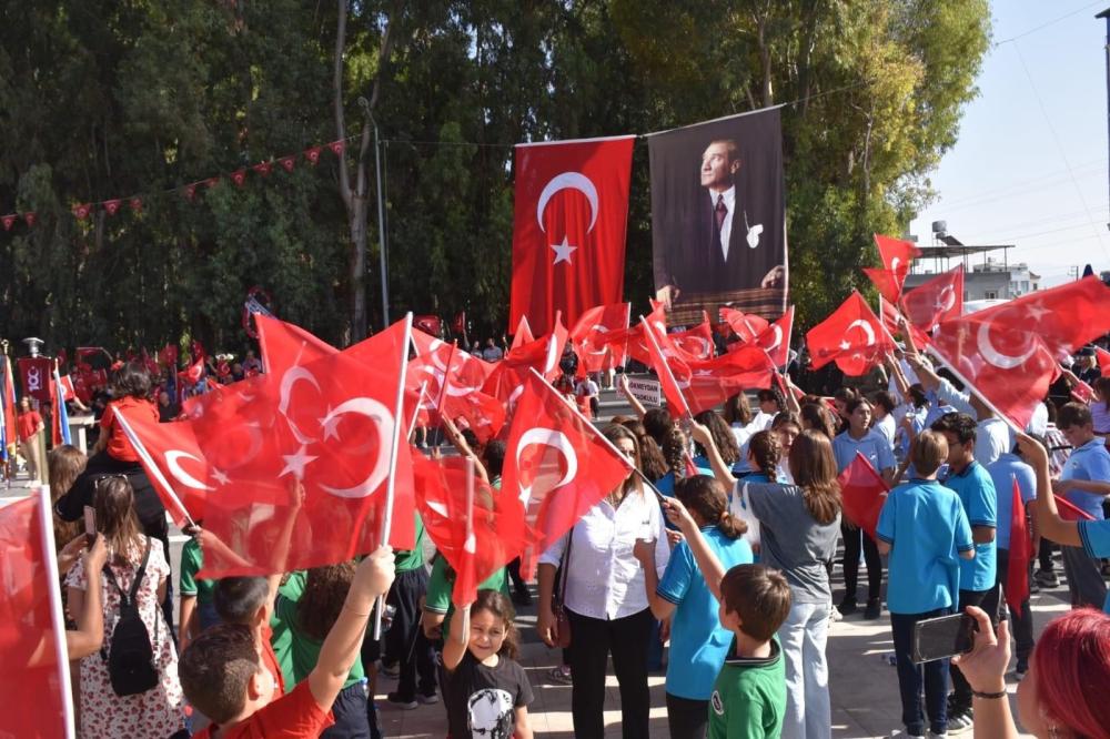 Hatay Buruk Anılarına Rağmen Cumhuriyet Bayramını Heyecan ve Bağlılıkla Kutladı