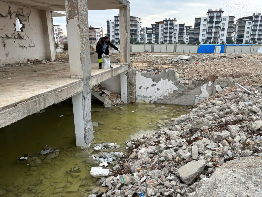 Adıyaman Belediyesi İlaçlama Çalışmalarına Devam Ediyor