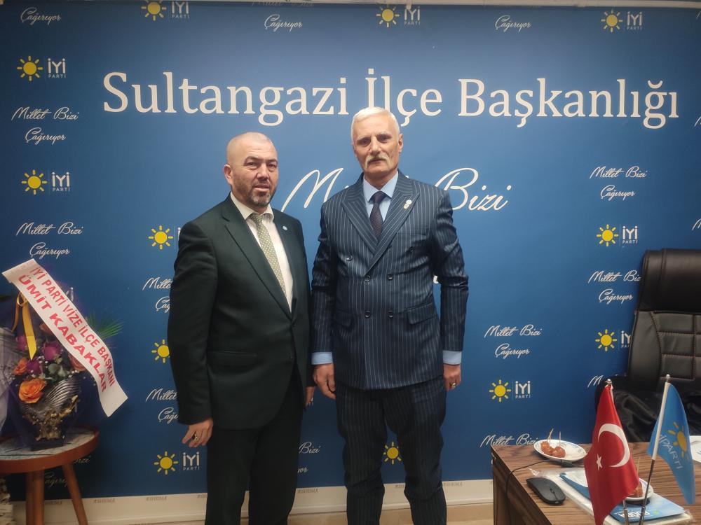 SULTANGAZİ İYİ PARTİ İLÇE BAŞKANI KEMAL KARUÇ UHA HABER SULTANGAZİ TEMSİLCİSİ HÜSNÜ DEĞİRMENCİ'Yİ MAKAMINDA KABUL ETTİ.