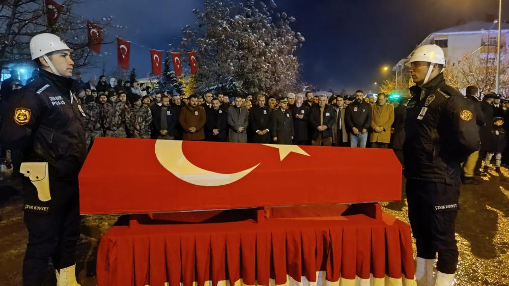 İSTANBUL'DA ŞEHİT OLAN POLİS MEMURU, BİNGÖL'DE SON YOLCULUĞUNA UĞURLANDI