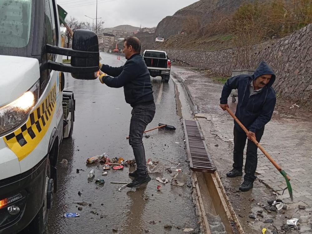 Belediye su baskınlarını müdahale etti