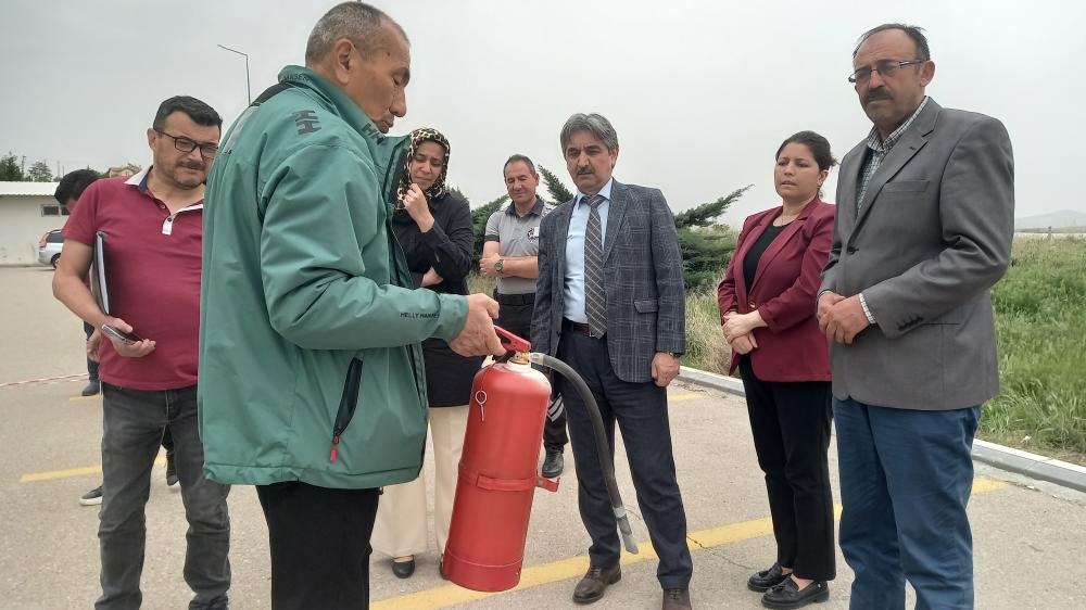 Beypazarı Devlet Hastanesi personeline sivil savuma ve Yangın eğitim semineri verildi.