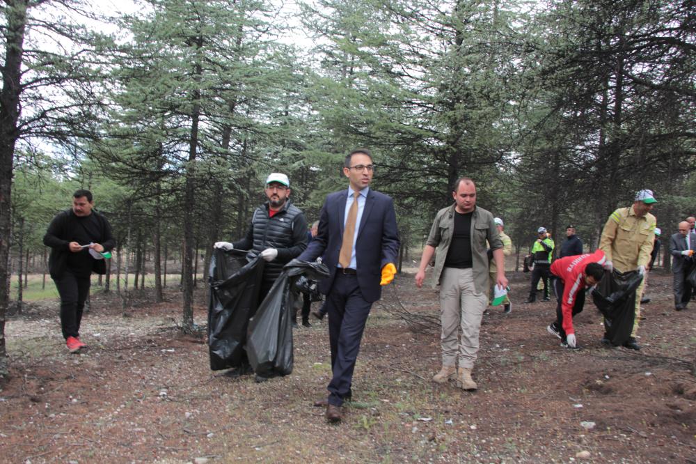 Beypazarı Orman İşletme Müdürlüğü tarafından “Orman Benim, Atıkları Toplar, Yangını Önlerim” etkinliği düzenlendi