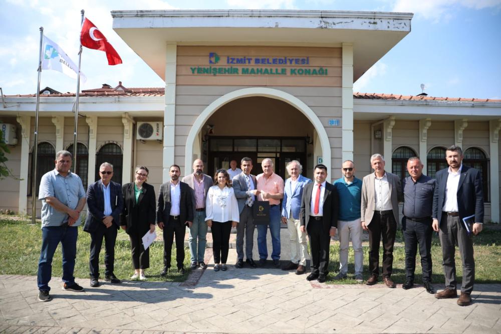 İzmit Belediyesi mahalle inceleme gezilerine ara vermeden Yenişehir’de başladı