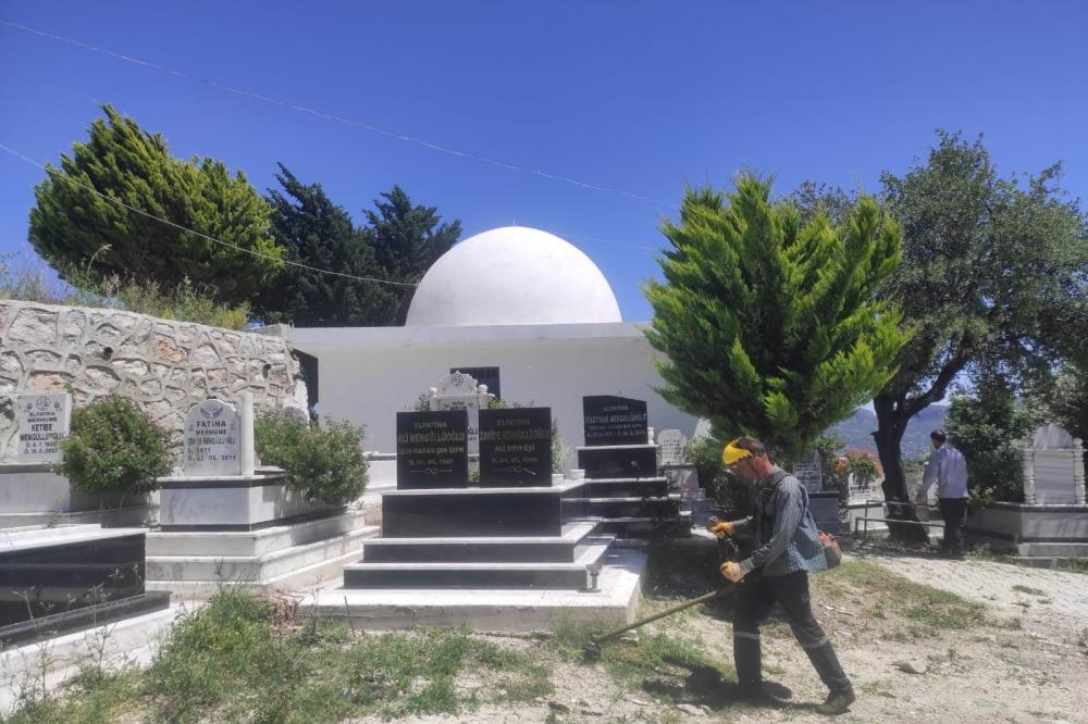 HBB BAYRAM ÖNCESİ HATAY GENELİNDE İBADETHANE VE MEZARLIKLARDA ÇALIŞMALARINI SÜRDÜRÜYOR