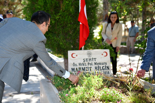 Kaymakam Şehit Ailesi ve şehitlik ziyaretinde bulundu