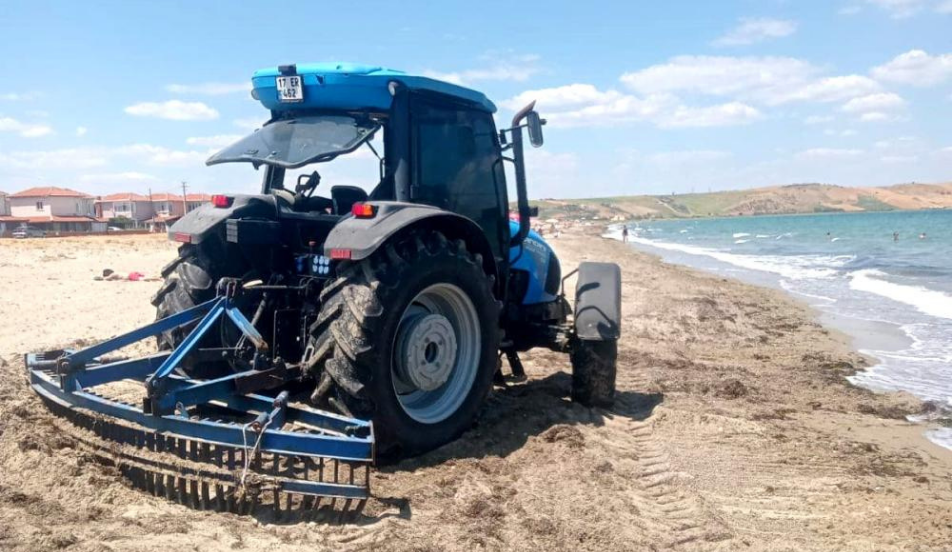 Gelibolunun Eğritaş sahili temizleniyor