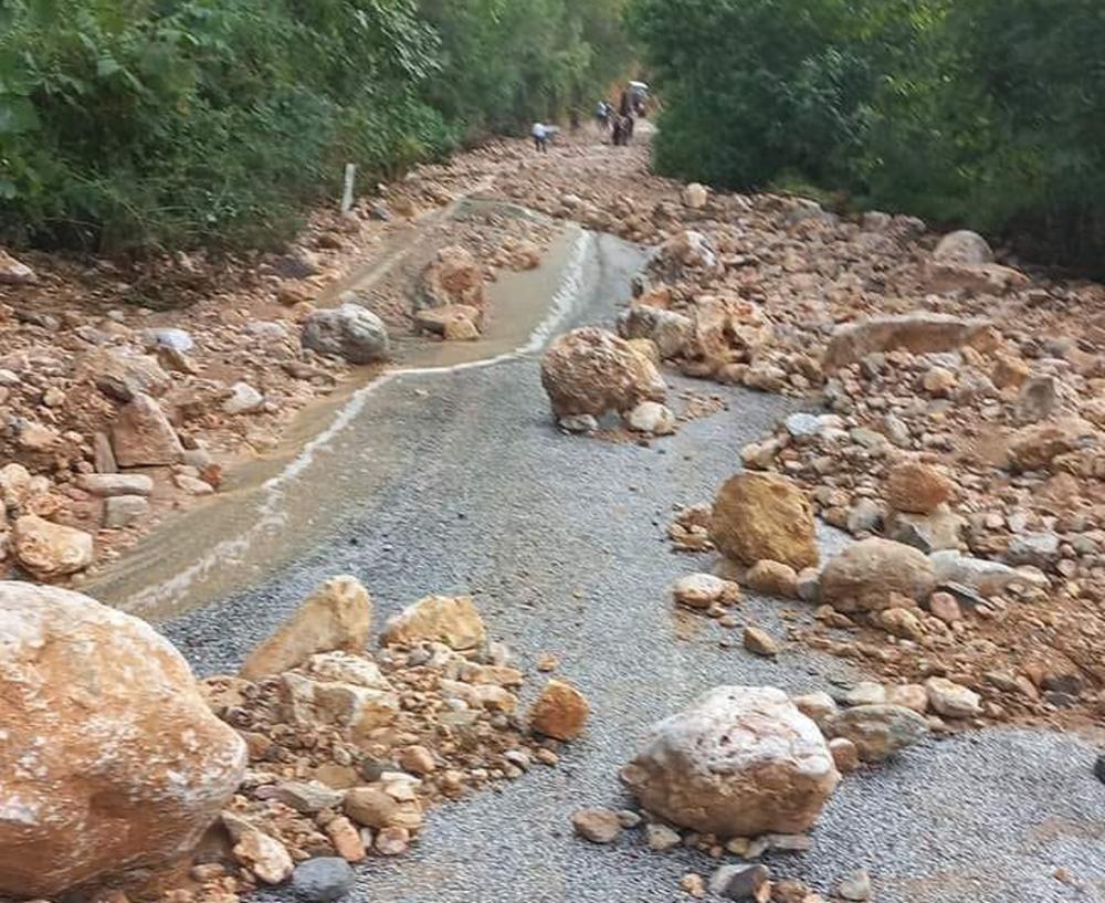 Karayoılları Beypazarı 43. Şube şefliği yolları temizledi