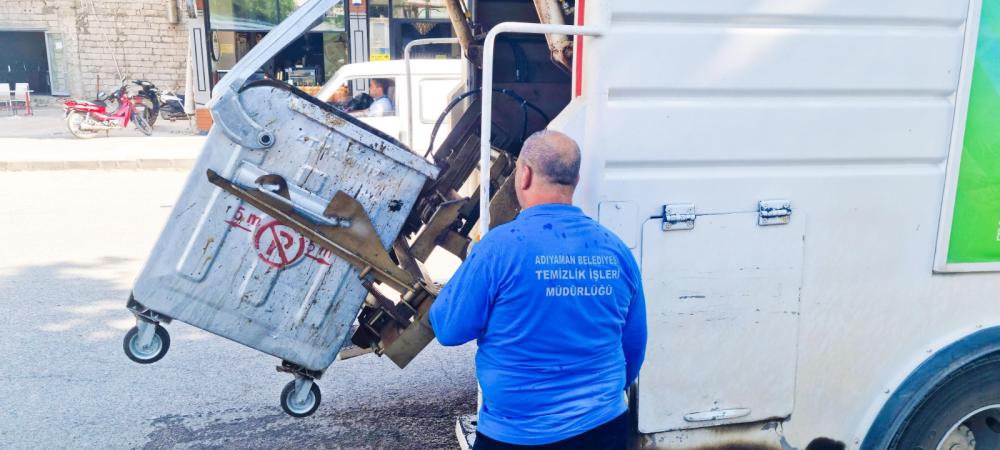 Adıyaman Belediyesi'nden çevre temizliği atağı çöp konteynerleri her gün temizleniyor