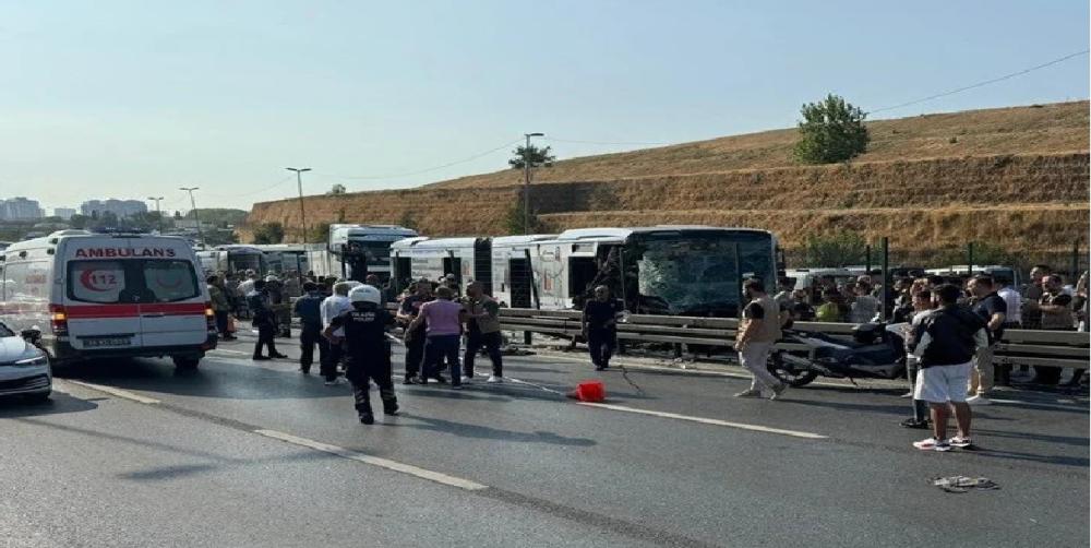 Küçükçekmece'de Metrobüs Kazası: 1 Ölü, 53 Yaralı