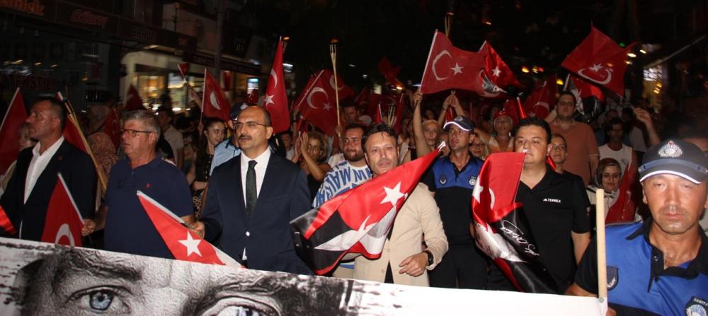 GELİBOLU'DA 30 AĞUSTOS ZAFER BAYRAMI FENER ALAYI İLE KUTLANDI