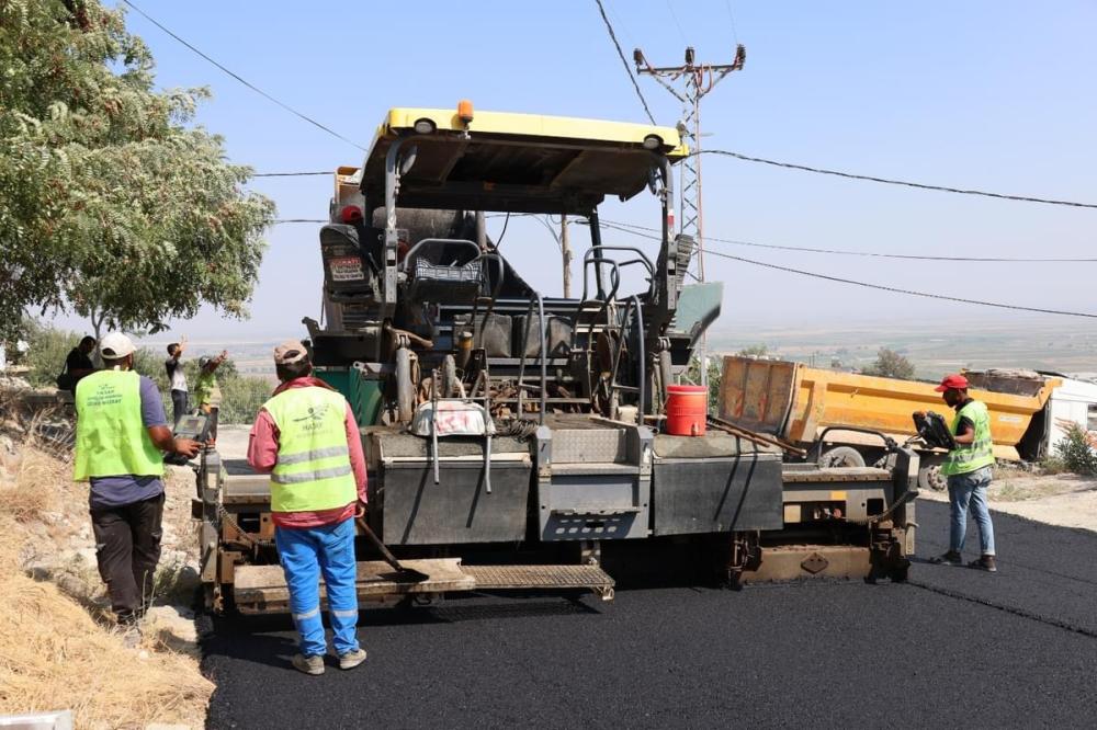 HATAY BÜYÜKŞEHİR BELEDİYESİ YOL SEFERBERLİĞİNİ SÜRDÜRÜYOR: ATATÜRK CADDESİ ASFALTLANDI