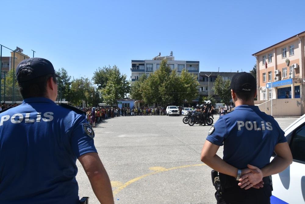 İlköğretim Haftası’nda Polislerden Miniklere Güvenlik Dolu ve Eğlenceli Ziyaret