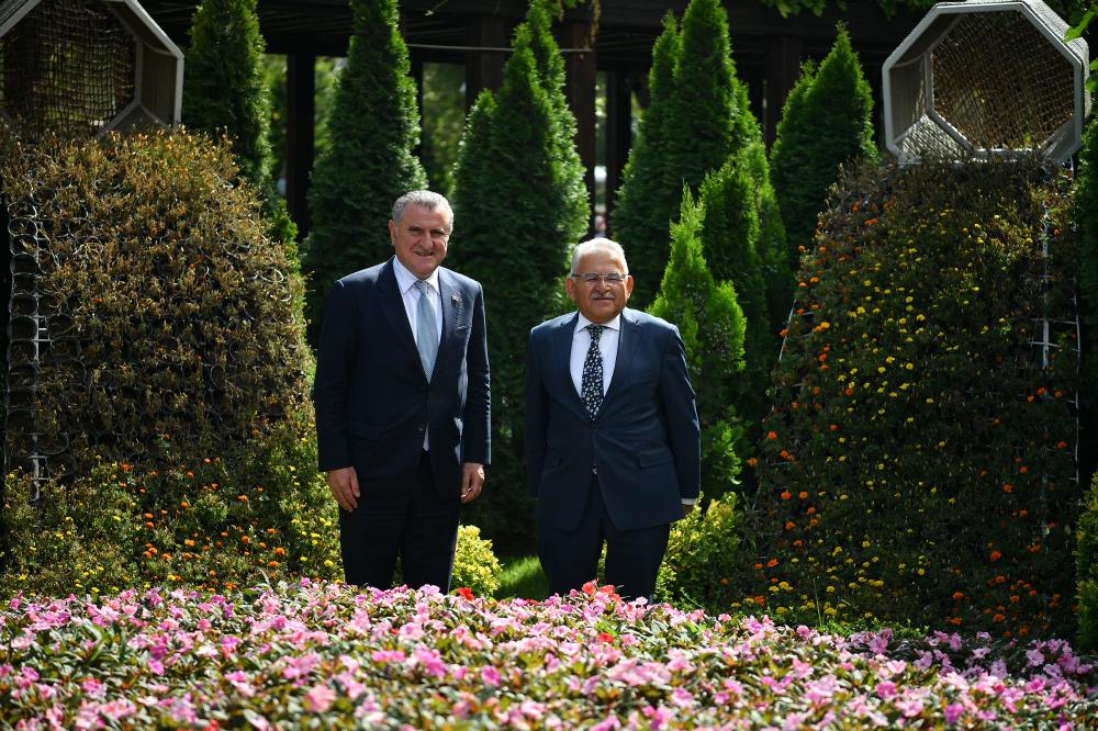 ERCİYES YÜKSEK İRTİFA KAMP MERKEZİ BAKAN BAK'TAN TAM NOT ALDI