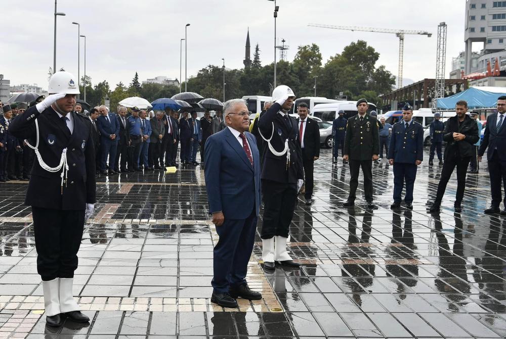 19 EYLÜL GAZİLER GÜNÜ KAYSERİ’DE TÖREN VE ZİYARETLERLE KUTLANDI