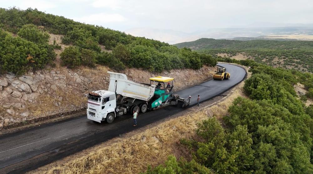 BİNGÖL ADAKLI’DA KÖY YOLLARI YENİLENİYOR: 35 KİLOMETRE ASFALTLANDI