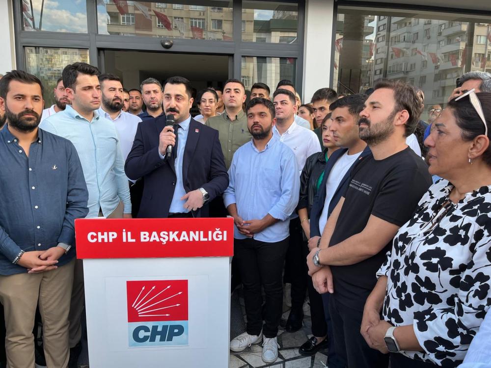 CHP ADANA’DA AHMET TANIK GENÇLİK KOLLARI BAŞKANLIĞI İÇİN ADAYLIĞINI DUYURDU