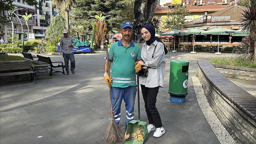 EKRANDA DUYDUĞU SESLE ŞAŞIRDI: RİZE BELEDİYESİ’NDEN İSMAİL YILMAZ’A DOĞUM GÜNÜ SÜRPRİZİ