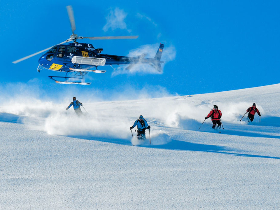 Rize’de Helikopterli Kayak Sporu: Heliski Başladı