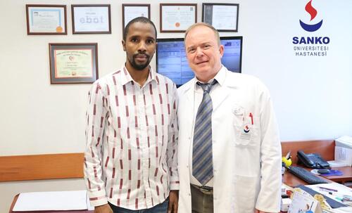 GİNE’DE UMUDU TÜKENEN HASTA, ŞİFAYI GAZİANTEP’TE BULDU