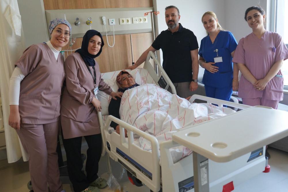 ADIYAMAN’DA BİR İLK: V-NOTES İLE RAHİM ALMA OPERASYONU GERÇEKLEŞTİRİLDİ