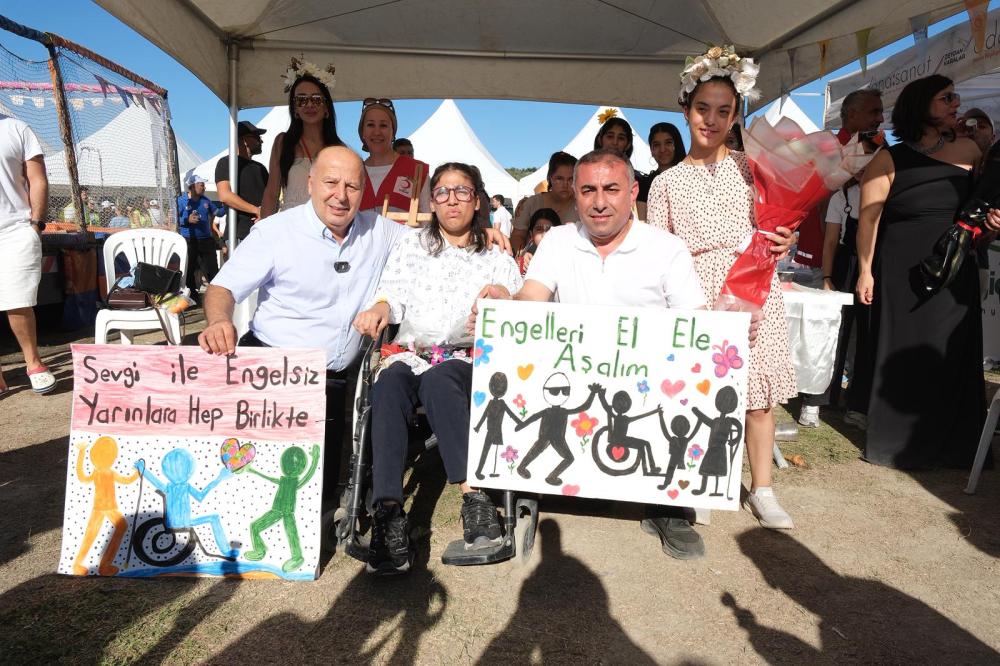 Güngör Geçer ve Ali Demirçalı bizzat mıntıka temizliği yaptı