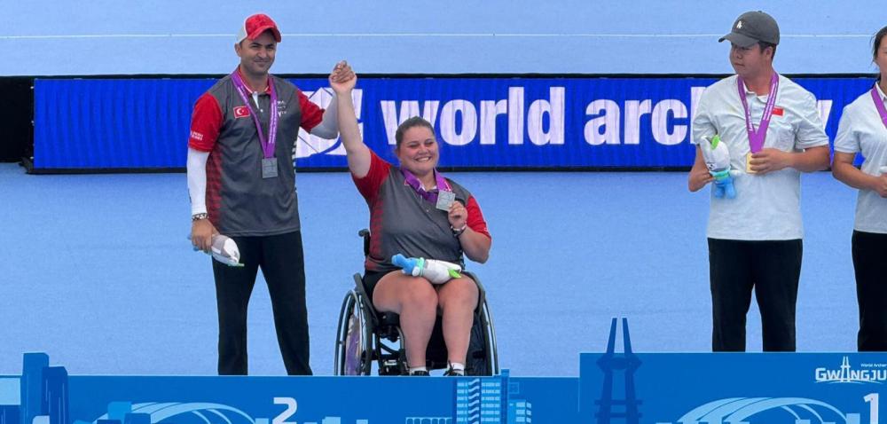 BAŞKAN BÜYÜKKILIÇ’TAN OKÇULUKTA DÜNYA İKİNCİSİ OLAN SPOR A.Ş. SPORCUSU VE TAKIM ARKADAŞINA TEBRİK