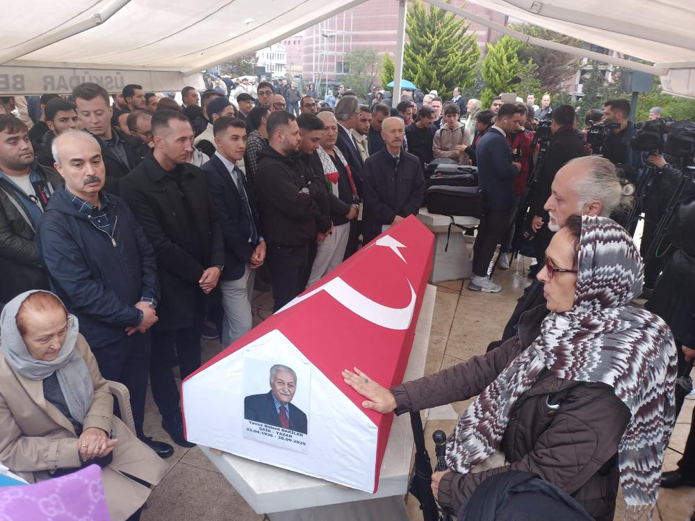 YAVUZ BÜLENT BAKİLER TOPRAĞA VERİLDİ