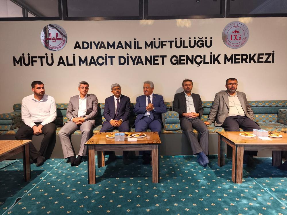 GENÇ DİN GÖREVLİLERİ DİYANET GENÇLİK MERKEZİNDE BULUŞTU