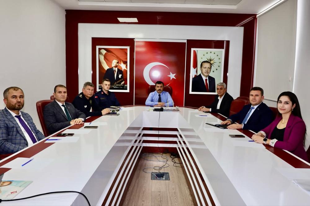 KAHTA’DA KADINA YÖNELİK ŞİDDETLE MÜCADELE TOPLANTISI YAPILDI