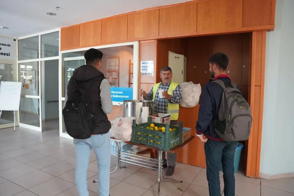 BAŞKAN HALLAÇ’TAN ÖĞRENCİLERE SICAK DESTEK