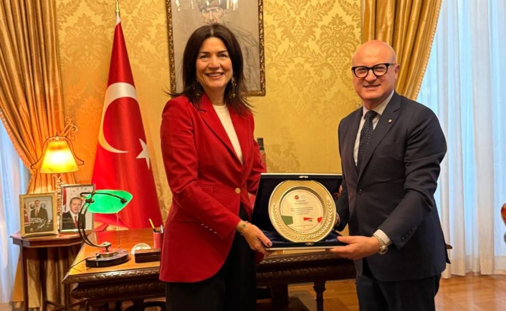 TÜRKİYE-İTALYA TİCARETİNE İZMİR KÖPRÜSÜ